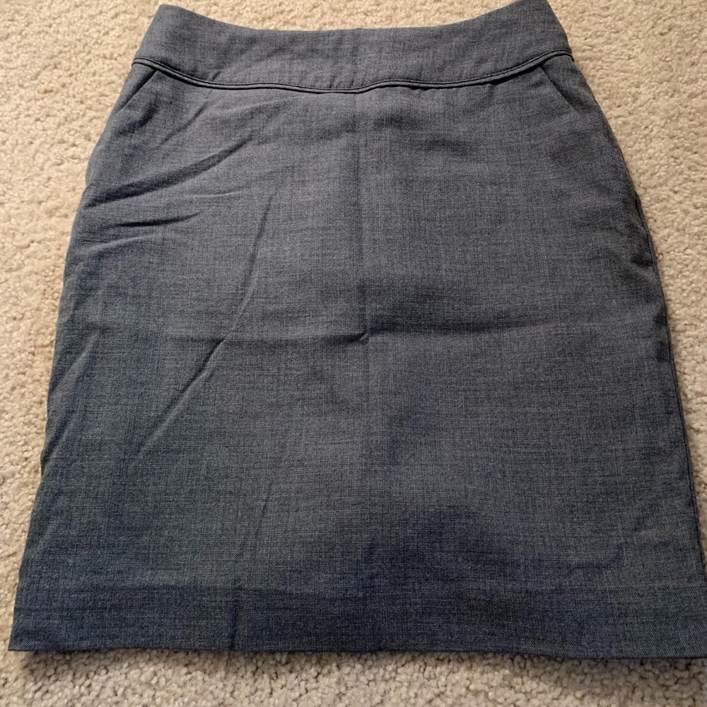 H&M midi charcoal grey color skirt size 6